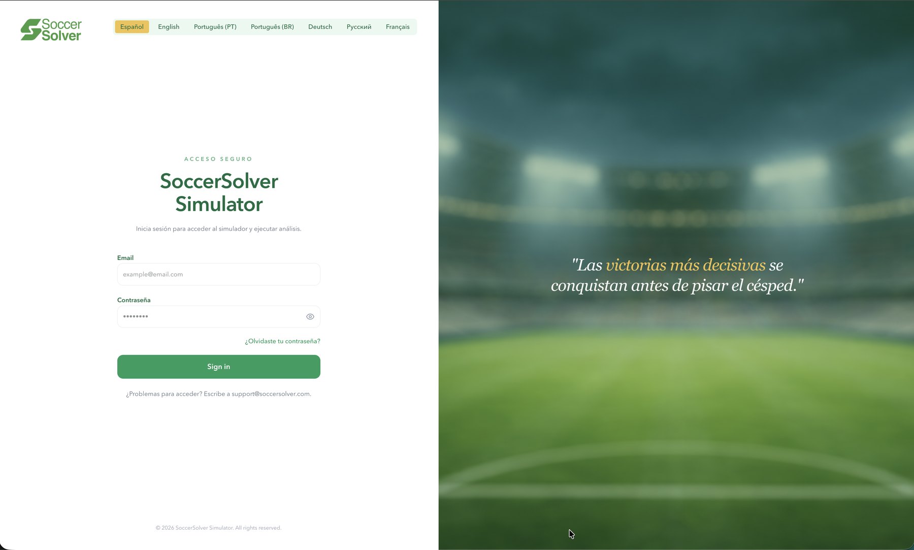 Pantalla de acceso de SoccerSolver: email, contraseña y botón Sign in
